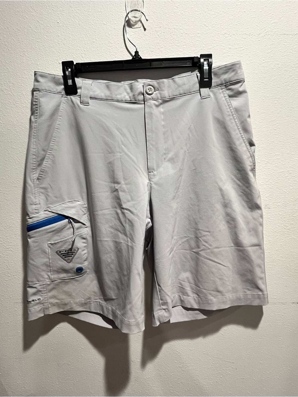 Light Gray Columbia Men’s Shorts Size 34